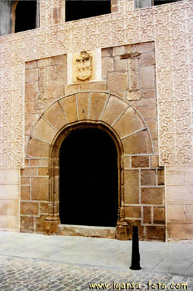 Puerta/Door 5-18